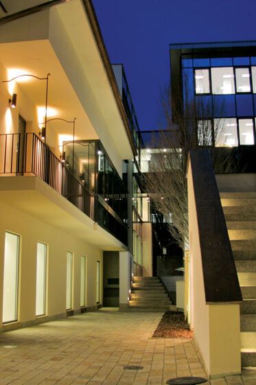 IURIS HOUSE (21) IURIS HOUSE (21)